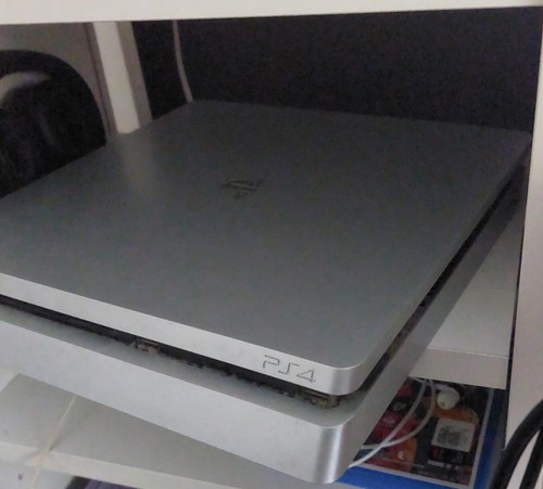 Play station slim - play,